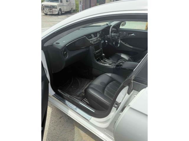 ＣＬＳクラス ＣＬＳ５００　ドライブレコーダー　ＥＴＣ　オートクルーズコントロール　アルミホイール　オートライト　ＨＩＤ　ヘッドライトウォッシャー　サンルーフ　ＡＴ　シートヒーター　キーレスエントリー　盗難防止システム（24枚目）