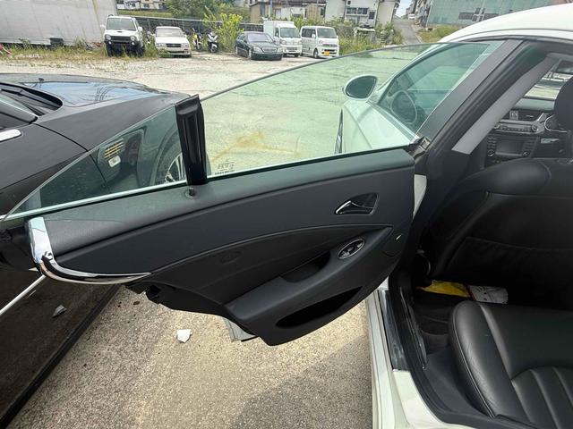 ＣＬＳクラス ＣＬＳ５００　ドライブレコーダー　ＥＴＣ　オートクルーズコントロール　アルミホイール　オートライト　ＨＩＤ　ヘッドライトウォッシャー　サンルーフ　ＡＴ　シートヒーター　キーレスエントリー　盗難防止システム（39枚目）