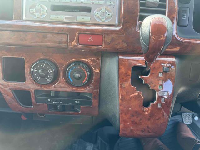 ハイエースバン 　ＤＸ　４ＷＤ　ＥＴＣ　クリアランスソナー　スライドドア　ＡＴ　アルミホイール　ＣＤ　ＭＤ　エアコン　運転席エアバッグ（4枚目）