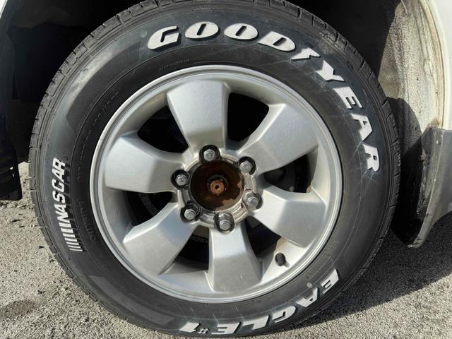 ハイエースバン 　ＤＸ　４ＷＤ　ＥＴＣ　クリアランスソナー　スライドドア　ＡＴ　アルミホイール　ＣＤ　ＭＤ　エアコン　運転席エアバッグ（19枚目）