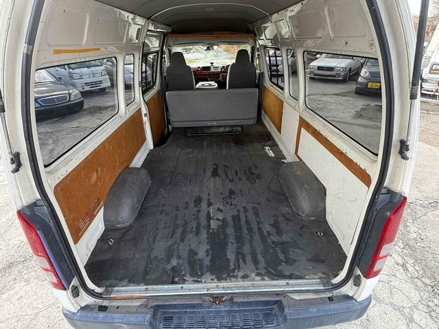 ハイエースバン 　ＤＸ　４ＷＤ　ＥＴＣ　クリアランスソナー　スライドドア　ＡＴ　アルミホイール　ＣＤ　ＭＤ　エアコン　運転席エアバッグ（27枚目）