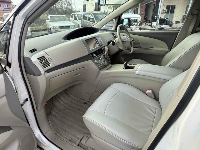 エスティマハイブリッド G 4WD ETC ナビ オートクルーズコントロール パークアシスト 両側電動スライドドア オートライト HID サンルーフ スマートキー 電動格納ミラー 後席モニター 3列シート パワーシート CVT(10枚目)