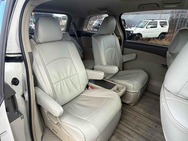 エスティマハイブリッド G 4WD ETC ナビ オートクルーズコントロール パークアシスト 両側電動スライドドア オートライト HID サンルーフ スマートキー 電動格納ミラー 後席モニター 3列シート パワーシート CVT(24枚目)