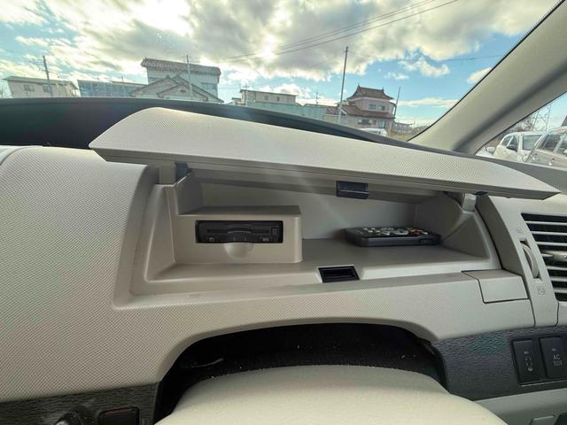 エスティマハイブリッド G 4WD ETC ナビ オートクルーズコントロール パークアシスト 両側電動スライドドア オートライト HID サンルーフ スマートキー 電動格納ミラー 後席モニター 3列シート パワーシート CVT(30枚目)