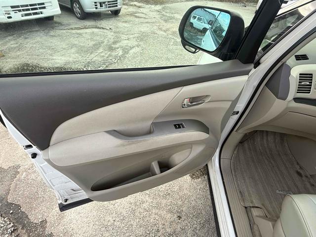 エスティマハイブリッド G 4WD ETC ナビ オートクルーズコントロール パークアシスト 両側電動スライドドア オートライト HID サンルーフ スマートキー 電動格納ミラー 後席モニター 3列シート パワーシート CVT(31枚目)