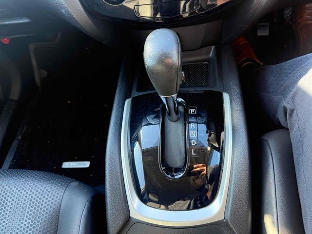 ���i�����ގ��ɕK�����삷�郌�o�[�ł��B����̂��₷�����̂ɂȂ��Ă��܂��B���Ј�x�̊����Ă��������B