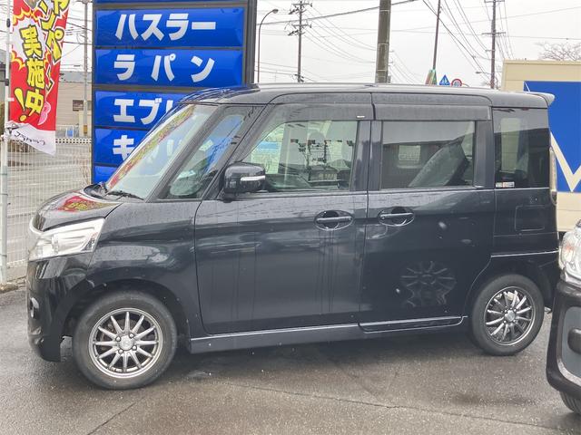スペーシアカスタム ＸＳ　４ＷＤ　両側スライド・片側電動　ナビ　ＴＶ　オートライト　ＨＩＤ　スマートキー　アイドリングストップ　電動格納ミラー　シートヒーター　ベンチシート　ＣＶＴ　盗難防止システム　ＡＢＳ　ＣＤ（4枚目）