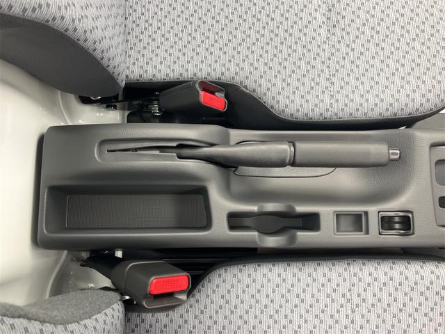 キャリイトラック ＫＣエアコン・パワステ　４ＷＤ　軽トラック　ＡＴ　衝突被害軽減システム　クリアランスソナー　レーンアシスト　アイドリングストップ　オートライト　ＥＳＣ　エアコン　パワーステアリング　パワーウィンドウ　運転席エアバッグ（22枚目）
