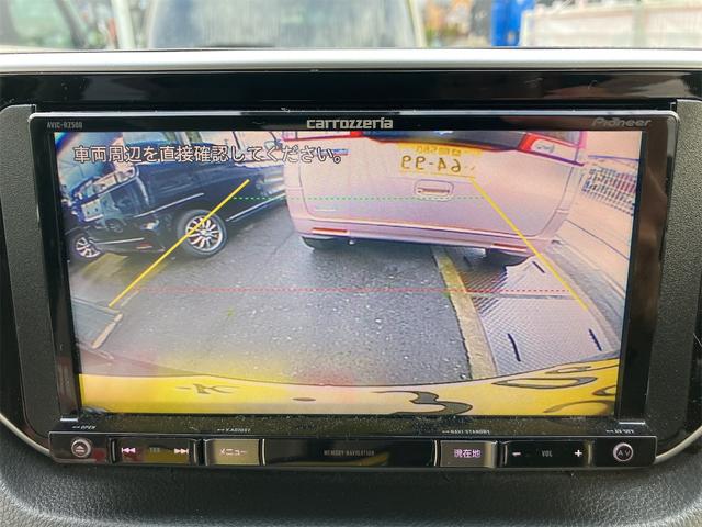 バックカメラも付いています。駐車の時に便利なのはもちろんの事、後方死角にいる子供たちに気が付くことができるので安心安全ですね