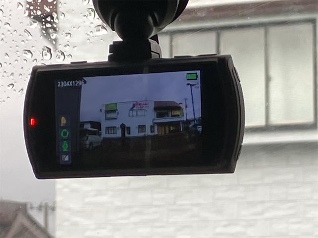 スペーシアギア ハイブリッドＸＺ　４ＷＤ　ドライブレコーダー　全周囲カメラ　両側電動スライドドア　ＴＶ　レーンアシスト　衝突被害軽減システム　オートライト　スマートキー　アイドリングストップ　電動格納ミラー　シートヒーター（11枚目）