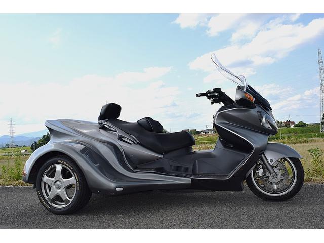 スズキ 　可動式ロングウインドシールド、バックモーター、ＥＴＣ（2枚目）