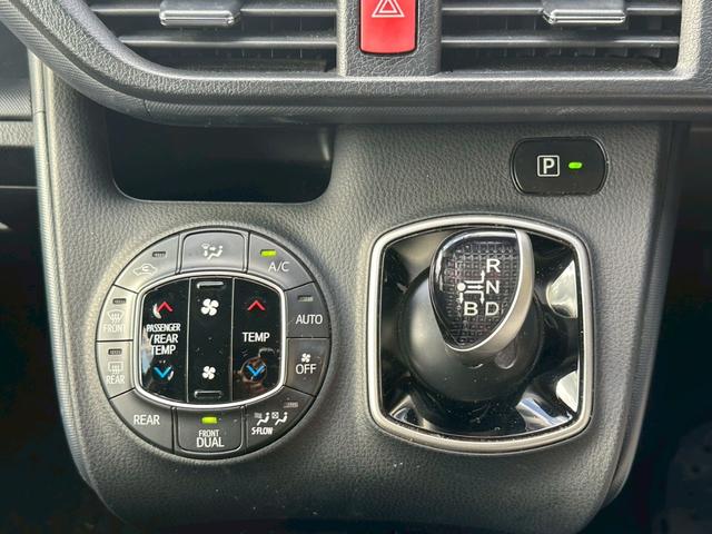 ヴォクシー ハイブリッドＸ　アルパイン１０インチナビ・１１．４インチフリップダウンモニター・両側電動スライドドア・寒冷地仕様・バックモニター・ＥＴＣ（25枚目）