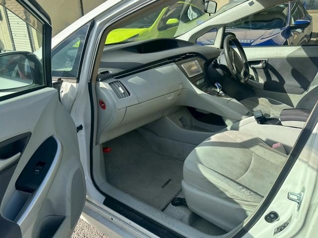 プリウス S 純正ナビ・バックモニター・ETC(10枚目)