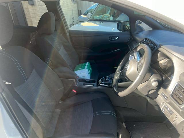 リーフ Ｘ　純正ナビ・アラウンドビューモニター・ＥＴＣ２．０・デジタルインナーミラー・シートヒーター・ステアリングヒーター・ワンオーナー（7枚目）