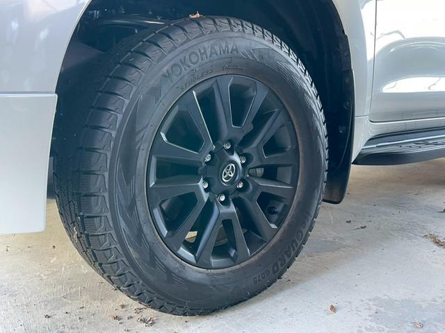 ランドクルーザープラド ＴＸ　Ｌパッケージ　マットブラックエディション　ＴＲＤエアロ・ＴＲＤマフラー・メーカーナビ・パノラミックビューモニター・サンルーフ・ベージュ本革シート・ブラインドスポットモニター・寒冷地仕様・フルセグＴＶ（17枚目）