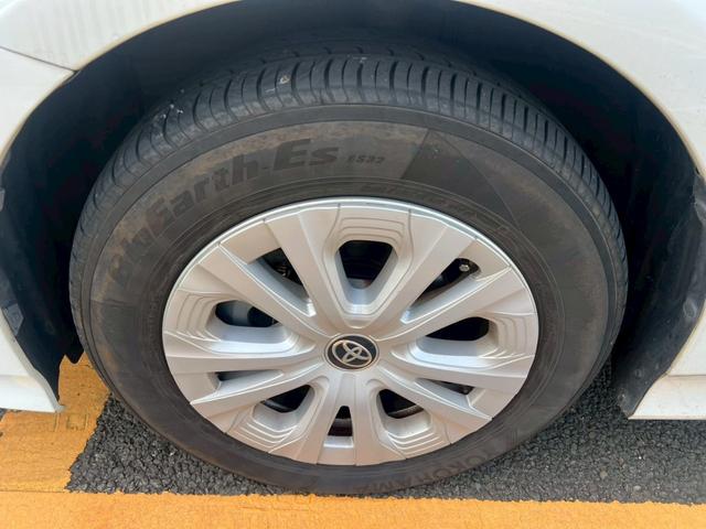 プリウス S 純正9インチナビ・フルセグTV・バックモニター・ETC・寒冷地仕様・トヨタセーフティセンス・ワンオーナー(4枚目)