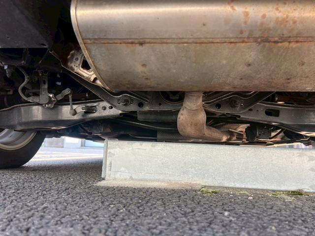 プリウス S 純正9インチナビ・フルセグTV・バックモニター・ETC・寒冷地仕様・トヨタセーフティセンス・ワンオーナー(5枚目)