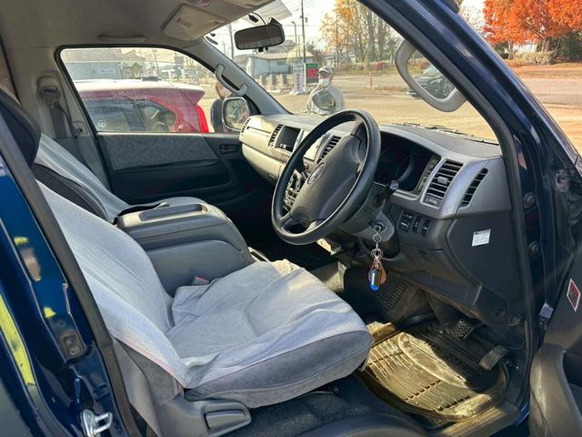 ハイエースワゴン グランドキャビン　純正ナビ・左側スライドドア・バックモニター・ＥＴＣ（4枚目）