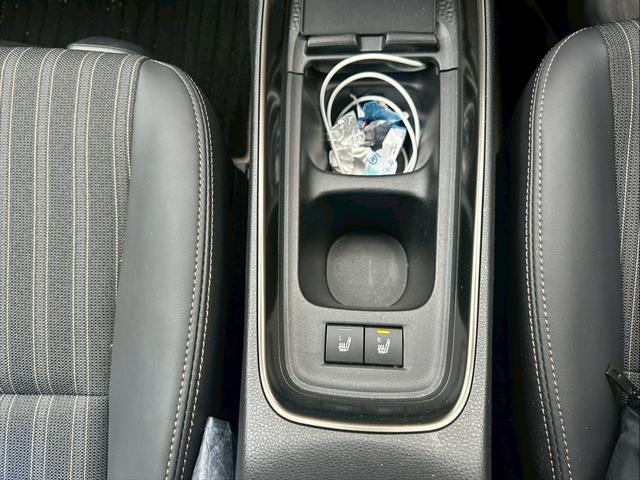 アクア Ｚ　純正１０．５インチナビ・フルセグＴＶ・バックモニター・ＥＴＣ・シートヒーター・ステアリングヒーター・パワーシート・トヨタセーフティセンス・ワンオーナー・ＬＥＤヘッドライト（11枚目）