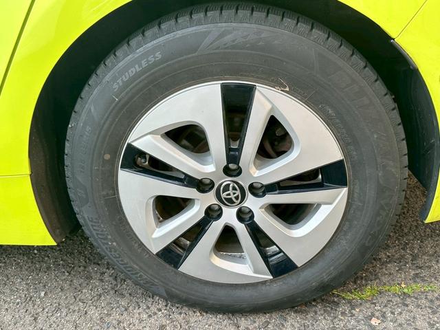 プリウス A ★純正9インチナビ・バックモニター・フルセグ・4WD・ブラインドスポットモニター・ヘッドアップディスプレイ・Bluetooth・LEDヘッドライト・オートハイビーム・スマートプッシュスタート★(14枚目)