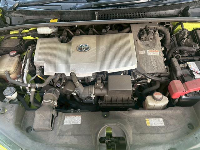 プリウス A ★純正9インチナビ・バックモニター・フルセグ・4WD・ブラインドスポットモニター・ヘッドアップディスプレイ・Bluetooth・LEDヘッドライト・オートハイビーム・スマートプッシュスタート★(16枚目)