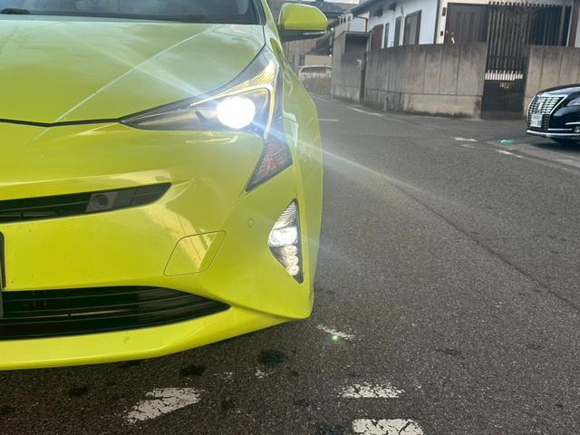 プリウス A ★純正9インチナビ・バックモニター・フルセグ・4WD・ブラインドスポットモニター・ヘッドアップディスプレイ・Bluetooth・LEDヘッドライト・オートハイビーム・スマートプッシュスタート★(17枚目)