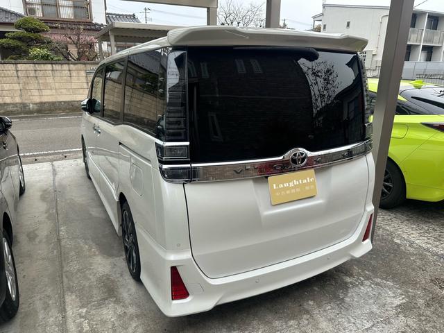 ヴォクシー ハイブリッドZS 煌II 10インチ純正ナビ・11.4インチフリップダウンモニター・両側電動スライドドア・シートヒーター・ワンオーナー・LEDヘッドライト・バックモニター・ETC(3枚目)