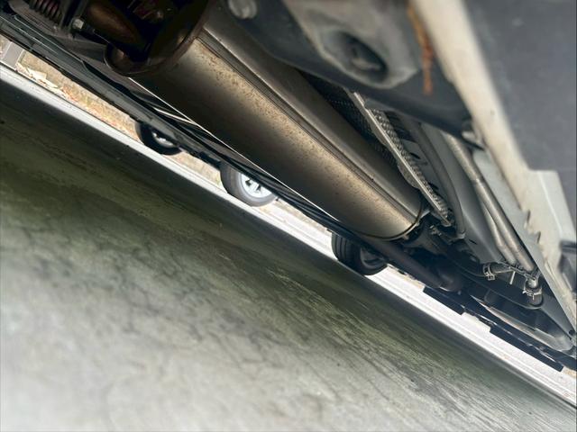 ヴォクシー ハイブリッドZS 煌II 10インチ純正ナビ・11.4インチフリップダウンモニター・両側電動スライドドア・シートヒーター・ワンオーナー・LEDヘッドライト・バックモニター・ETC(5枚目)