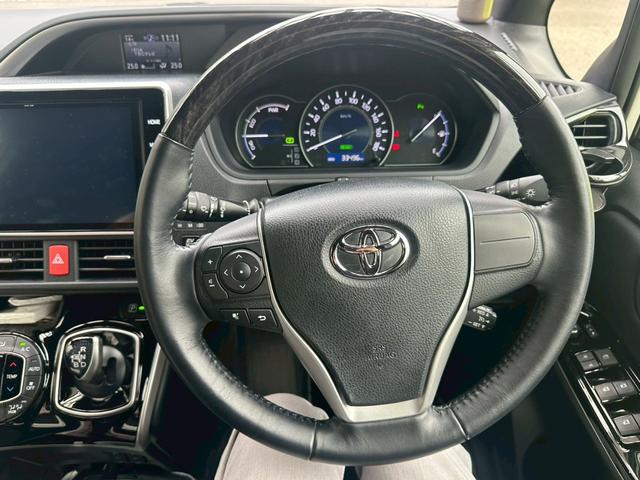 ヴォクシー ハイブリッドZS 煌II 10インチ純正ナビ・11.4インチフリップダウンモニター・両側電動スライドドア・シートヒーター・ワンオーナー・LEDヘッドライト・バックモニター・ETC(9枚目)