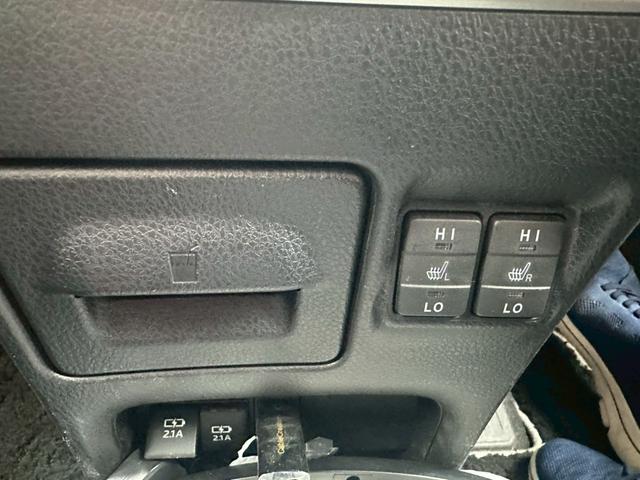 ヴォクシー ハイブリッドZS 煌II 10インチ純正ナビ・11.4インチフリップダウンモニター・両側電動スライドドア・シートヒーター・ワンオーナー・LEDヘッドライト・バックモニター・ETC(10枚目)