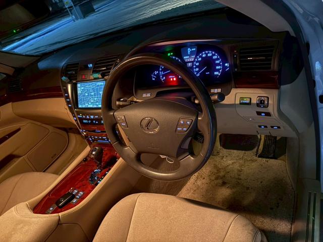 ＬＳ ＬＳ４６０　純正ナビ・バックモニター・ＥＴＣ（7枚目）