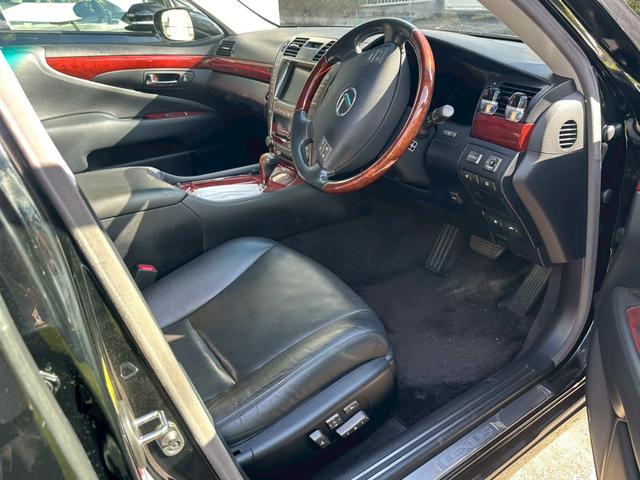 ＬＳ ＬＳ４６０　メーカーナビ・バックモニター・ＴＶ・パワーシート・シートヒーター・ステアリングヒーター・全塗装（3枚目）
