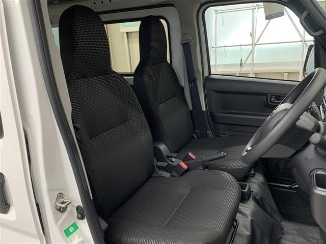 見えないところまで美しく、室内からエンジンルームまで徹底的に洗浄。「まるごとクリーニング」実施済み！