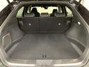 広々としたラゲージスペースを備えています。シートを倒すことで大きなものや長さのある荷物もしっかりと積み込めます。
