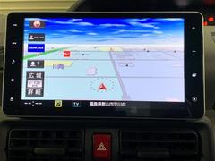 純正メモリーナビを装備。タッチパネル式で使いやすく、お出かけもラクラクです。 6