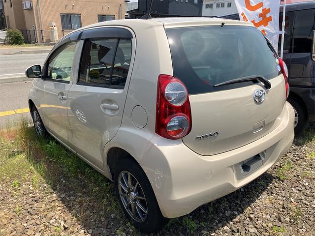 パッソ Ｘ　ユルリ　４ＷＤ　ドライブレコーダー　アルミホイール　スマートキー　電動格納ミラー　ＣＶＴ　盗難防止システム　衝突安全ボディ　ベンチシート　ＡＢＳ　ＣＤ　カセット　エアコン　パワーステアリング　パワーウィンドウ（17枚目）