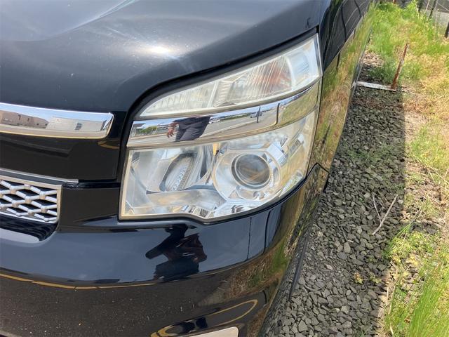 ヴォクシー ＺＳ　４ＷＤ　ドライブレコーダー　ＥＴＣ　両側電動スライドドア　ＨＩＤ　スマートキー　電動格納ミラー　３列シート　ＣＶＴ　アルミホイール　盗難防止システム　衝突安全ボディ　ＡＢＳ　エアコン（35枚目）