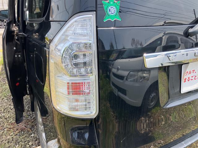 ヴォクシー ＺＳ　４ＷＤ　ドライブレコーダー　ＥＴＣ　両側電動スライドドア　ＨＩＤ　スマートキー　電動格納ミラー　３列シート　ＣＶＴ　アルミホイール　盗難防止システム　衝突安全ボディ　ＡＢＳ　エアコン（44枚目）
