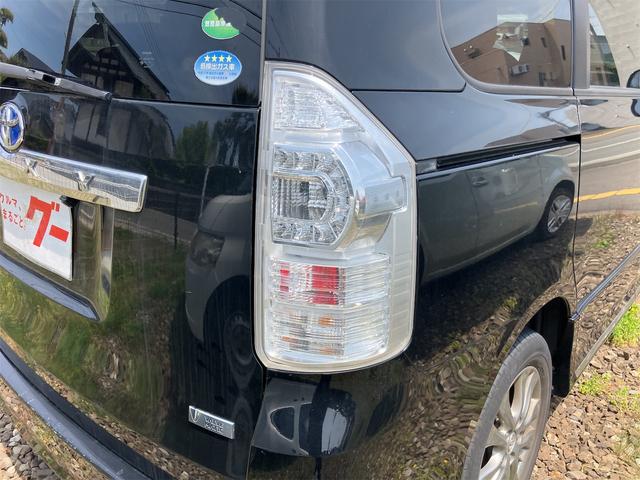 ヴォクシー ＺＳ　４ＷＤ　ドライブレコーダー　ＥＴＣ　両側電動スライドドア　ＨＩＤ　スマートキー　電動格納ミラー　３列シート　ＣＶＴ　アルミホイール　盗難防止システム　衝突安全ボディ　ＡＢＳ　エアコン（46枚目）