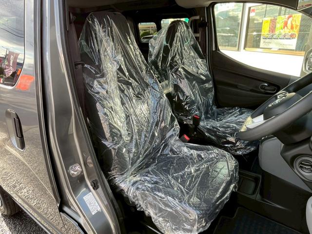 ＮＶ２００バネットバン ＧＸ　登録済未使用車　ＡＬＰＩＮＥ７インチディスプレイオーディオ　バックカメラ　アルパインＥＴＣ　運転席シートヒーター　６：４分割シート　小窓　純正フロアマット　寒冷地仕様（43枚目）