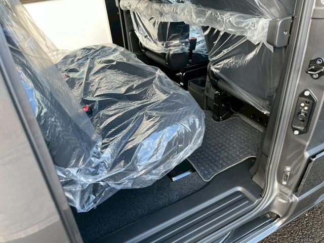 ＮＶ２００バネットバン ＧＸ　登録済未使用車　ＡＬＰＩＮＥ７インチディスプレイオーディオ　バックカメラ　アルパインＥＴＣ　運転席シートヒーター　６：４分割シート　小窓　純正フロアマット　寒冷地仕様（49枚目）