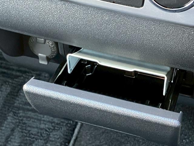 ハイエースバン ロングスーパーGL Carica Cal‘sMotor オリジナルカスタマイズカー 純正7インチナビ シーケンシャルLEDヘッドライト 全方位カメラ ETC クリアランスソナー ベットキット 専用シートカバー(42枚目)