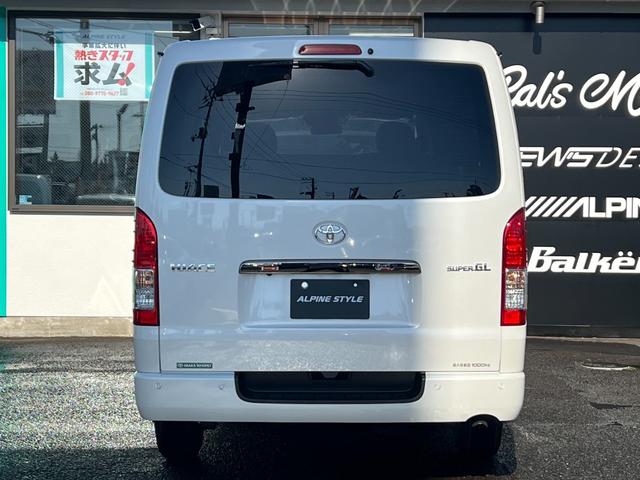 ハイエースバン スーパーＧＬ　ダークプライムＩＩ　ＡＬＰＩＮＥ１１インチナビ　パノラマミックビューモニター　両側パワースライドドア　ＥＴＣ２．０　ＨＤＭＩ　ＵＳＢ　リアヒーター　リアクーラー　フルセグテレビ（16枚目）