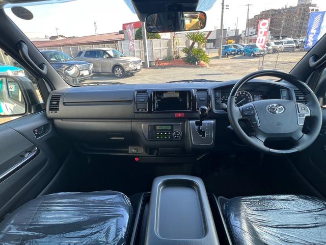 ハイエースバン スーパーＧＬ　ダークプライムＩＩ　ＡＬＰＩＮＥ１１インチナビ　パノラマミックビューモニター　両側パワースライドドア　ＥＴＣ２．０　ＨＤＭＩ　ＵＳＢ　リアヒーター　リアクーラー　フルセグテレビ（32枚目）