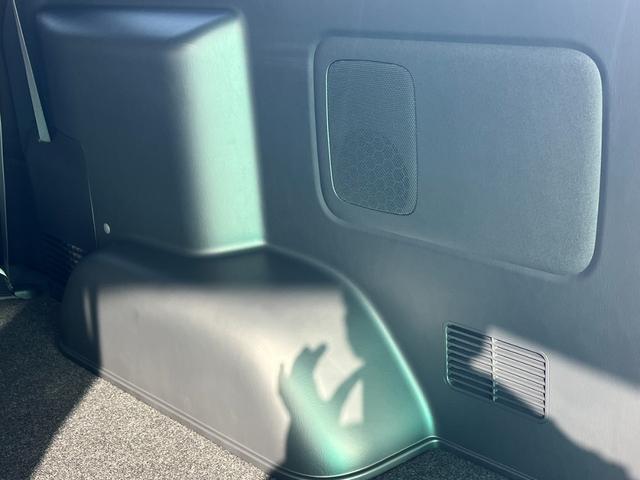 ハイエースバン スーパーＧＬ　ダークプライムＩＩ　ＡＬＰＩＮＥ１１インチナビ　パノラマミックビューモニター　両側パワースライドドア　ＥＴＣ２．０　ＨＤＭＩ　ＵＳＢ　リアヒーター　リアクーラー　フルセグテレビ（47枚目）