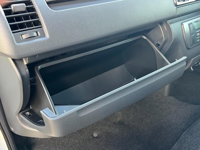 ハイエースバン スーパーＧＬ　ダークプライムＩＩ　ＡＬＰＩＮＥ１１インチナビ　パノラマミックビューモニター　両側パワースライドドア　ＥＴＣ２．０　ＨＤＭＩ　ＵＳＢ　リアヒーター　リアクーラー　フルセグテレビ（48枚目）