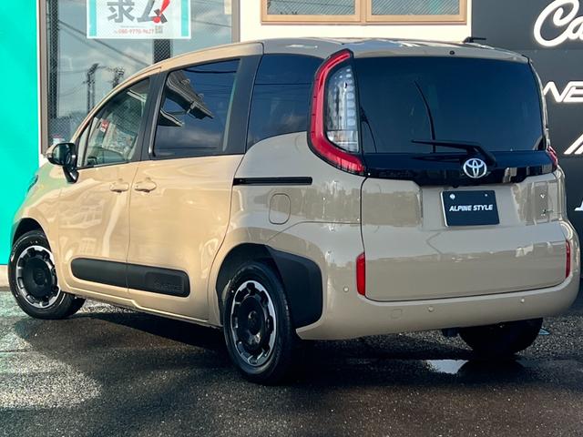 シエンタ ハイブリッドＺ　１０．５インチディスプレイオーディオ　パノラマミックビューモニター　後席モニター　コンフォートパッケージ　両側パワースライドドア　ハンズフリードア　ドライブレコーダー　ＥＴＣ２．０　電動パーキング（10枚目）