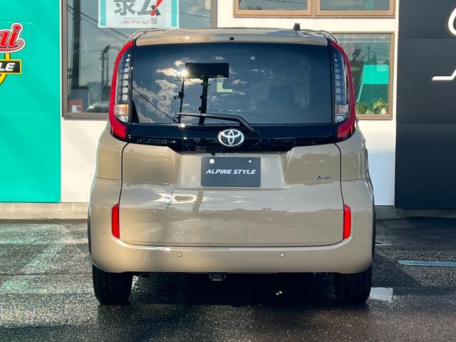 シエンタ ハイブリッドＺ　１０．５インチディスプレイオーディオ　パノラマミックビューモニター　後席モニター　コンフォートパッケージ　両側パワースライドドア　ハンズフリードア　ドライブレコーダー　ＥＴＣ２．０　電動パーキング（11枚目）