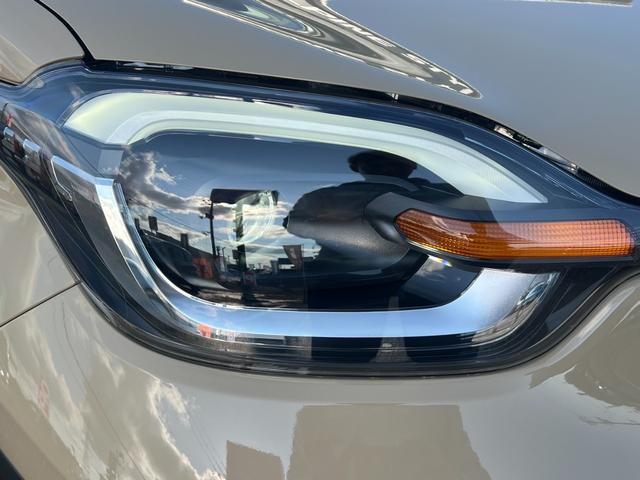 シエンタ ハイブリッドＺ　１０．５インチディスプレイオーディオ　パノラマミックビューモニター　後席モニター　コンフォートパッケージ　両側パワースライドドア　ハンズフリードア　ドライブレコーダー　ＥＴＣ２．０　電動パーキング（17枚目）