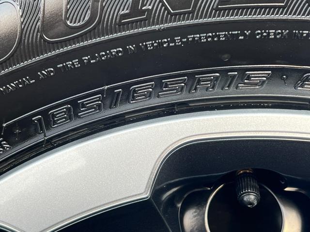 シエンタ ハイブリッドＺ　１０．５インチディスプレイオーディオ　パノラマミックビューモニター　後席モニター　コンフォートパッケージ　両側パワースライドドア　ハンズフリードア　ドライブレコーダー　ＥＴＣ２．０　電動パーキング（25枚目）